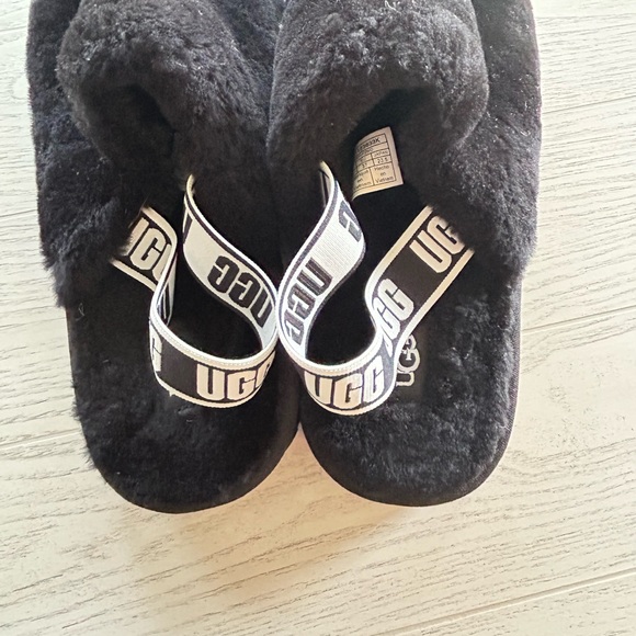 UGG Black Fluffy Slippers with Logo Strap - Picture 3 of 4